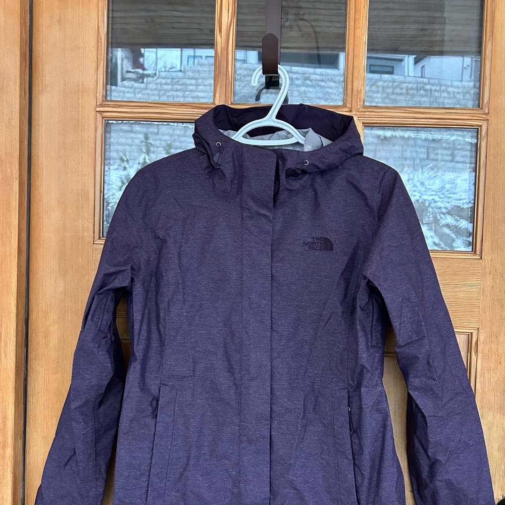 Women's The North Face Light Weight Full Zipper Jacket w/Hood Purple - Small